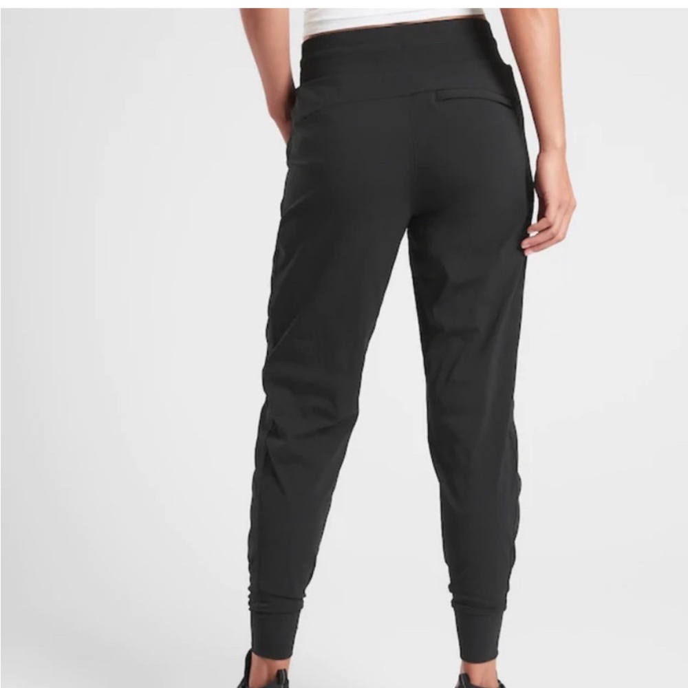 Women's Athleta Trekkie Black Jogger Pants
